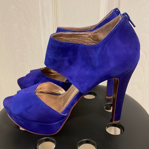 BCBGeneration Shoes - Blue Suede Heels Size 9.5